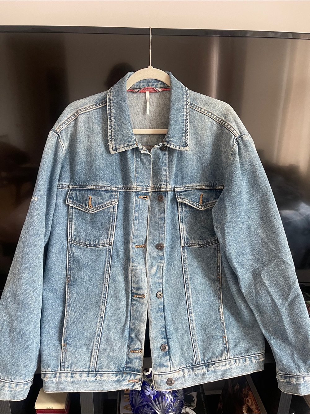 Free People Light Blue Denim Jean Jacket - Relaxed Trucker Style s M oversized